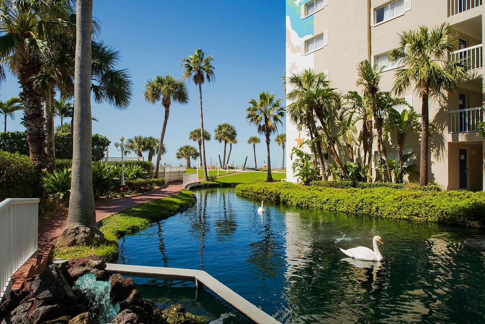Island Grand at TradeWinds — Hotel building in Treasure Island, Florida