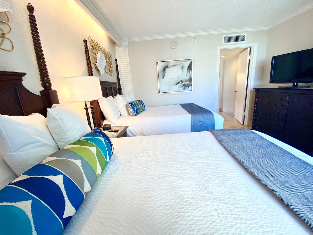 Island Grand at TradeWinds — Hotel rooms in Treasure Island, Florida