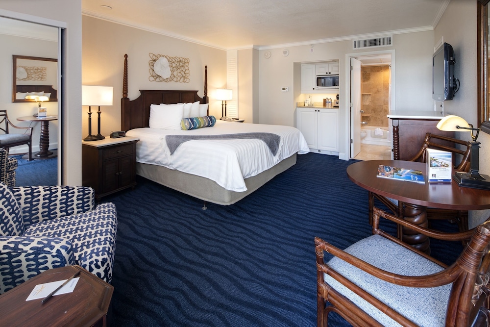 Island Grand at TradeWinds — Hotel rooms in Treasure Island, Florida