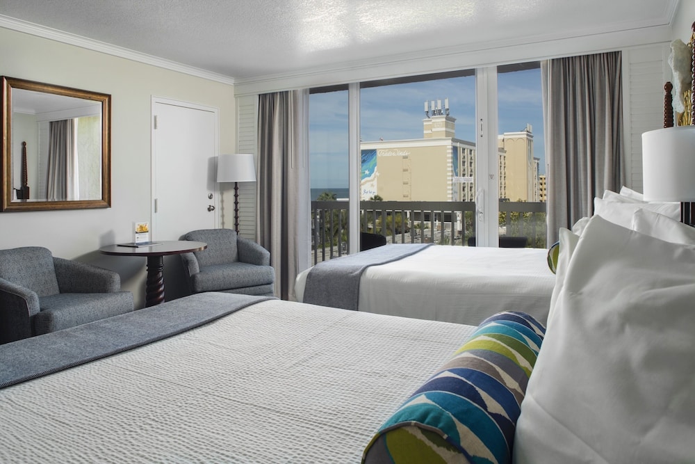 Island Grand at TradeWinds — Hotel rooms in Treasure Island, Florida