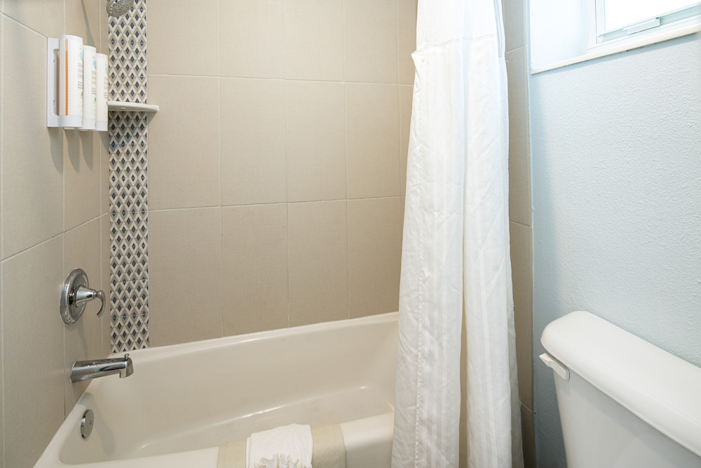 RumFish Beach at TradeWinds — Hotel rooms in Treasure Island, Florida
