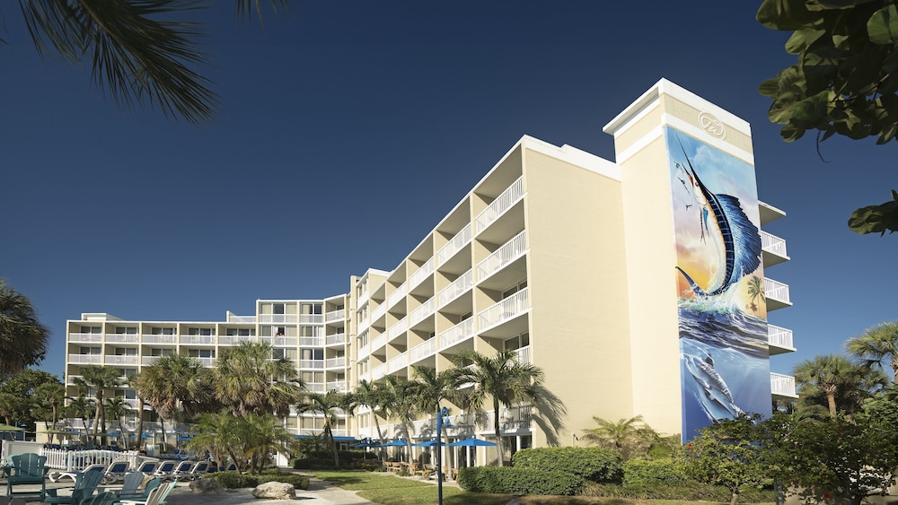 RumFish Beach at TradeWinds — Hotel building in Treasure Island, Florida