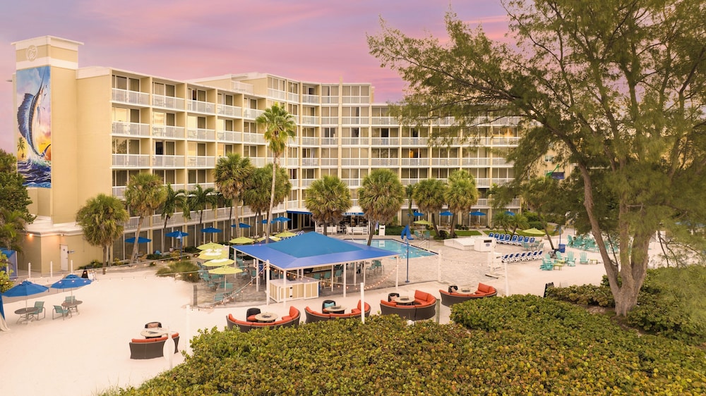 RumFish Beach at TradeWinds — Hotel building in Treasure Island, Florida