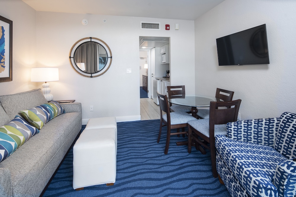 RumFish Beach at TradeWinds — Hotel rooms in Treasure Island, Florida