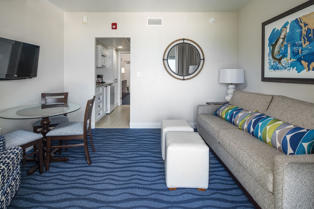 RumFish Beach at TradeWinds — Hotel rooms in Treasure Island, Florida