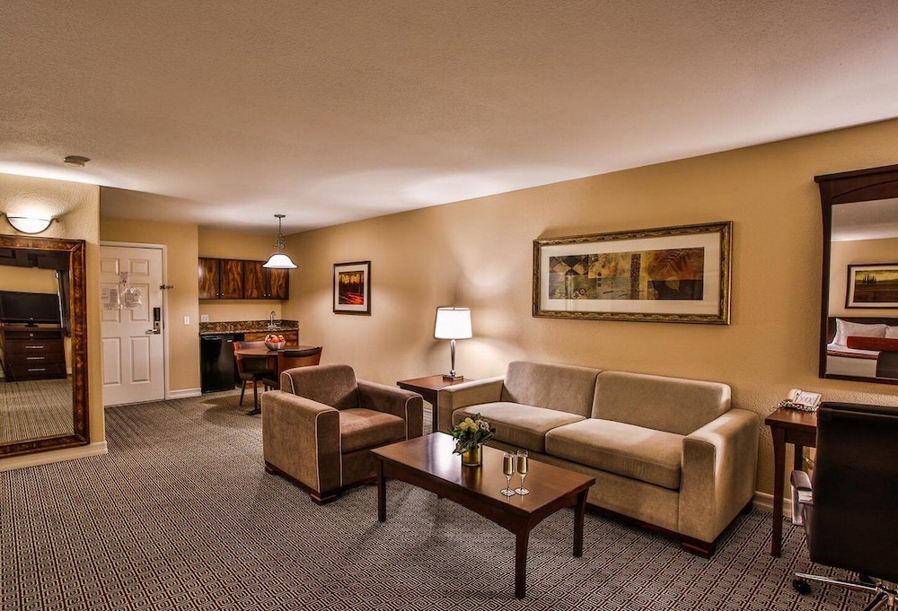 Tuscany Suites & Casino — Hotel rooms in Las Vegas, Nevada