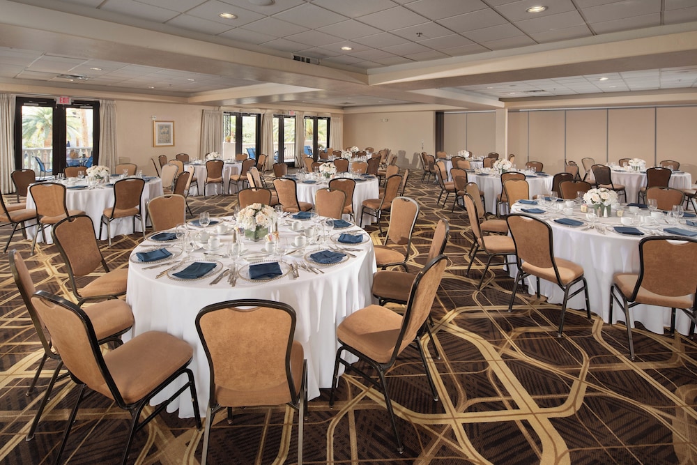 Tuscany Suites & Casino — Hotel building in Las Vegas, Nevada