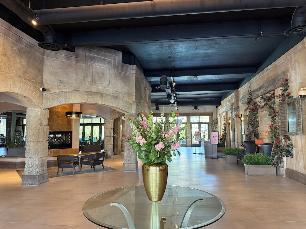 Tuscany Suites & Casino — Hotel building in Las Vegas, Nevada