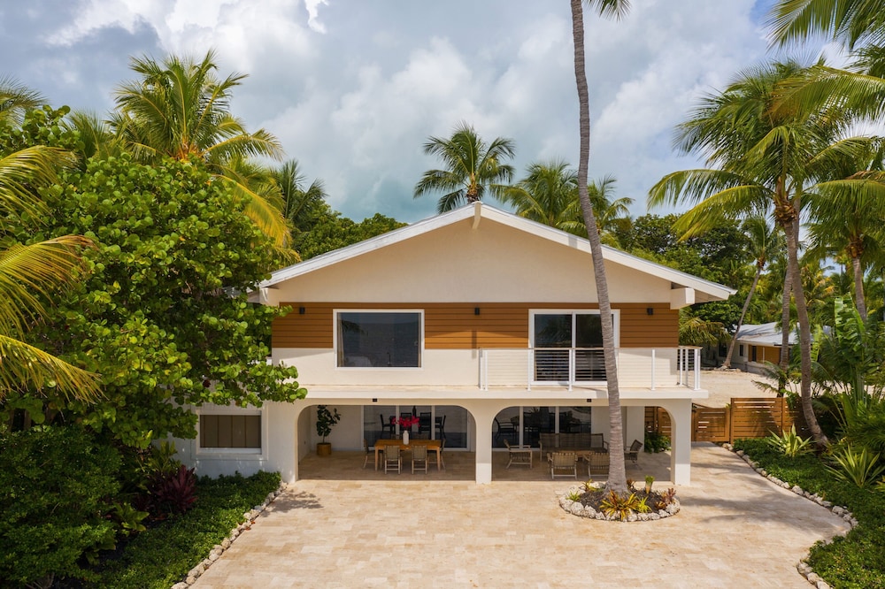 La Siesta Resort & Villas — Hotel building in Islamorada, Florida