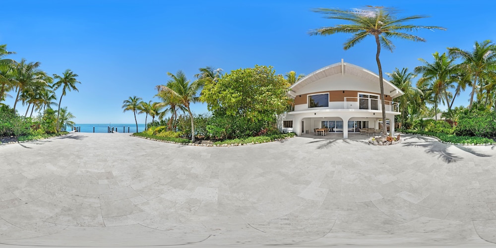 La Siesta Resort & Villas — Beach in Islamorada, Florida