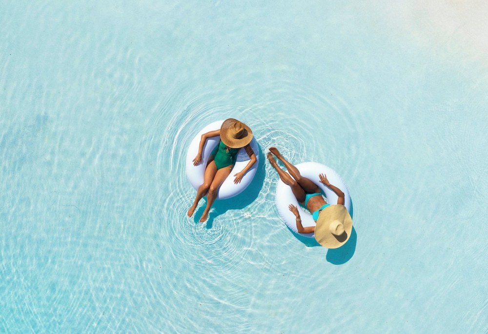 La Siesta Resort & Villas — Swimming pool in Islamorada, Florida