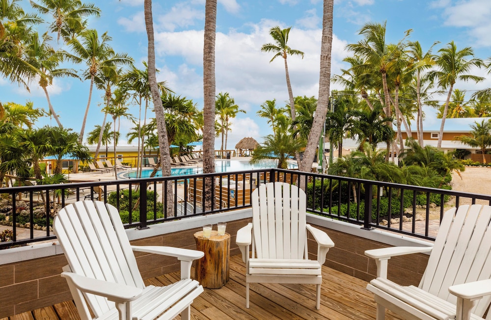 La Siesta Resort & Villas — Swimming pool in Islamorada, Florida