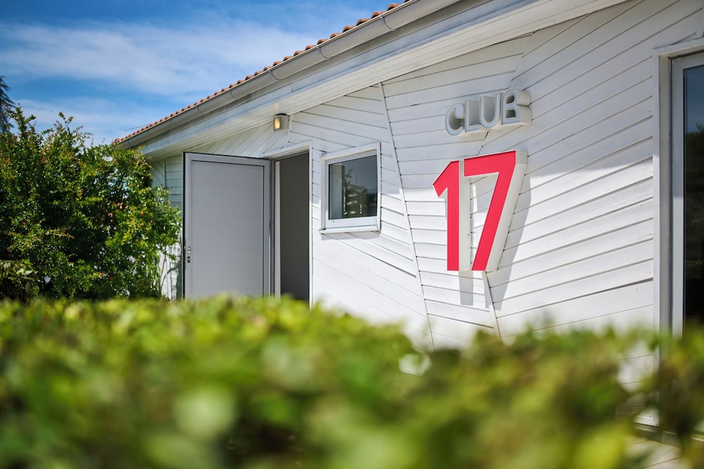 Residence Garden Istra Plava Laguna — Hotel building in Umag, Istria