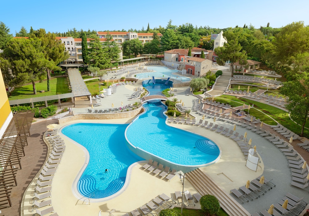 Residence Garden Istra Plava Laguna — Swimming pool in Umag, Istria