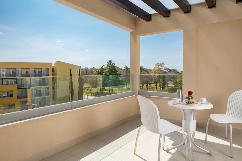 Residence Garden Istra Plava Laguna — Hotel building in Umag, Istria
