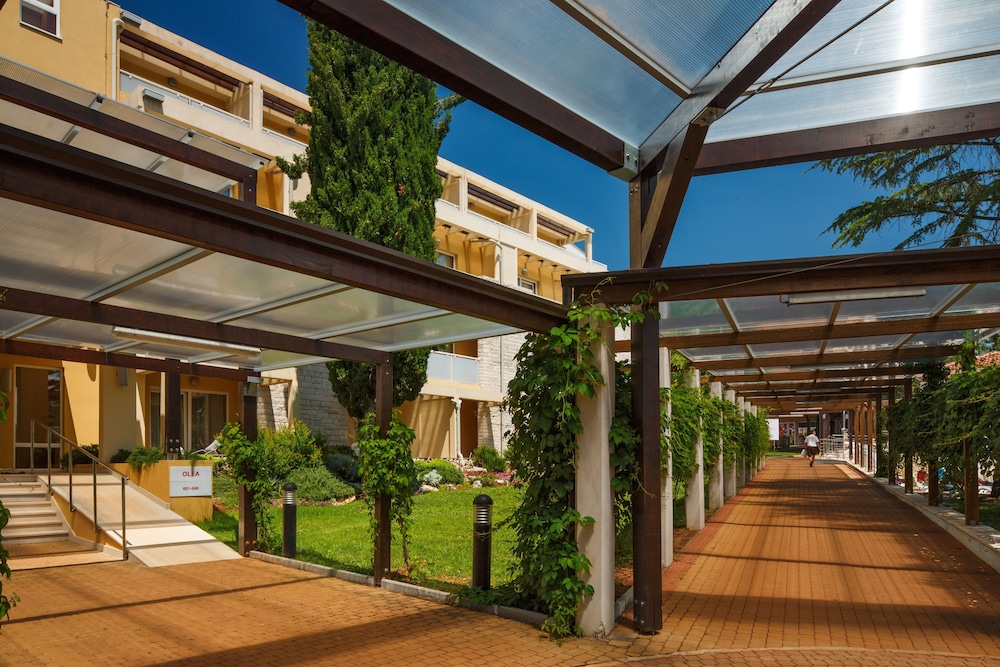 Residence Garden Istra Plava Laguna — Hotel building in Umag, Istria