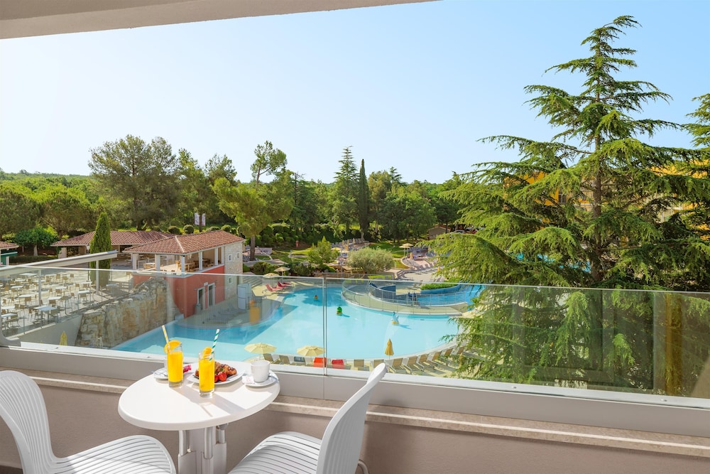 Residence Garden Istra Plava Laguna — Swimming pool in Umag, Istria