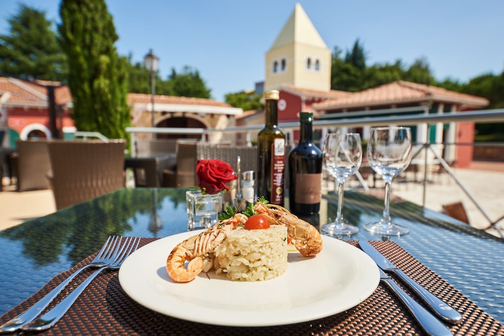 Residence Garden Istra Plava Laguna — Restaurant & bars in Umag, Istria