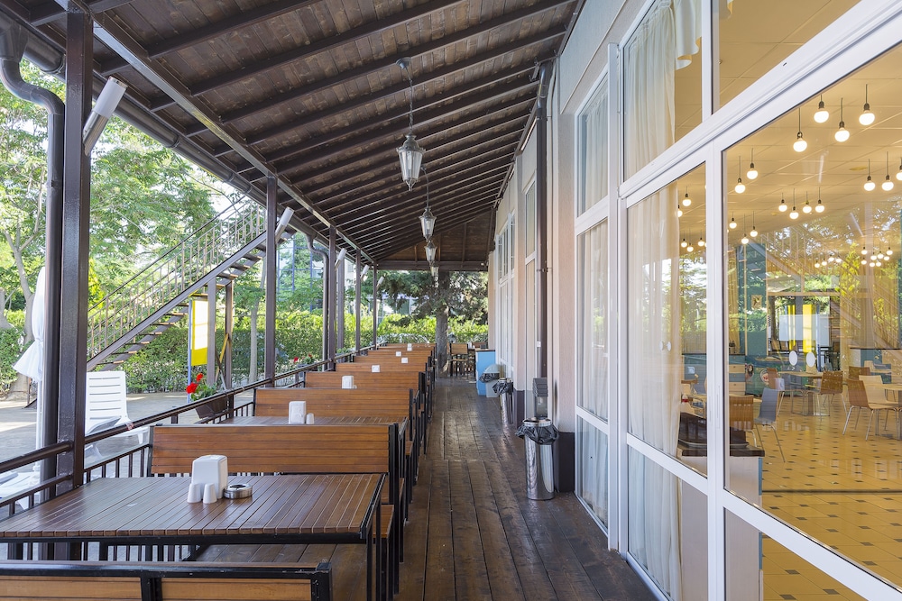 MPM Hotel Astoria — Restaurant & bars in Sunny Beach, Burgas Region