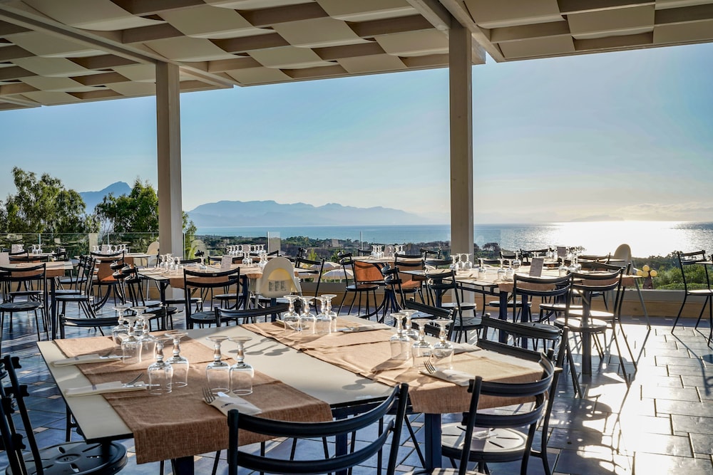 Costa Verde — Restaurant & bars in Cefalù, Sicily