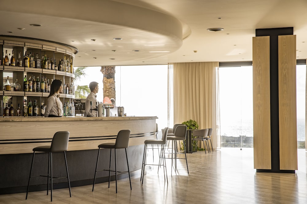 Costa Verde — Restaurant & bars in Cefalù, Sicily