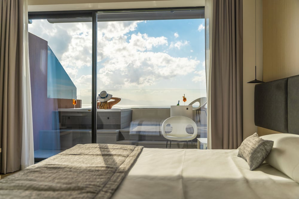 Costa Verde — Hotel rooms in Cefalù, Sicily