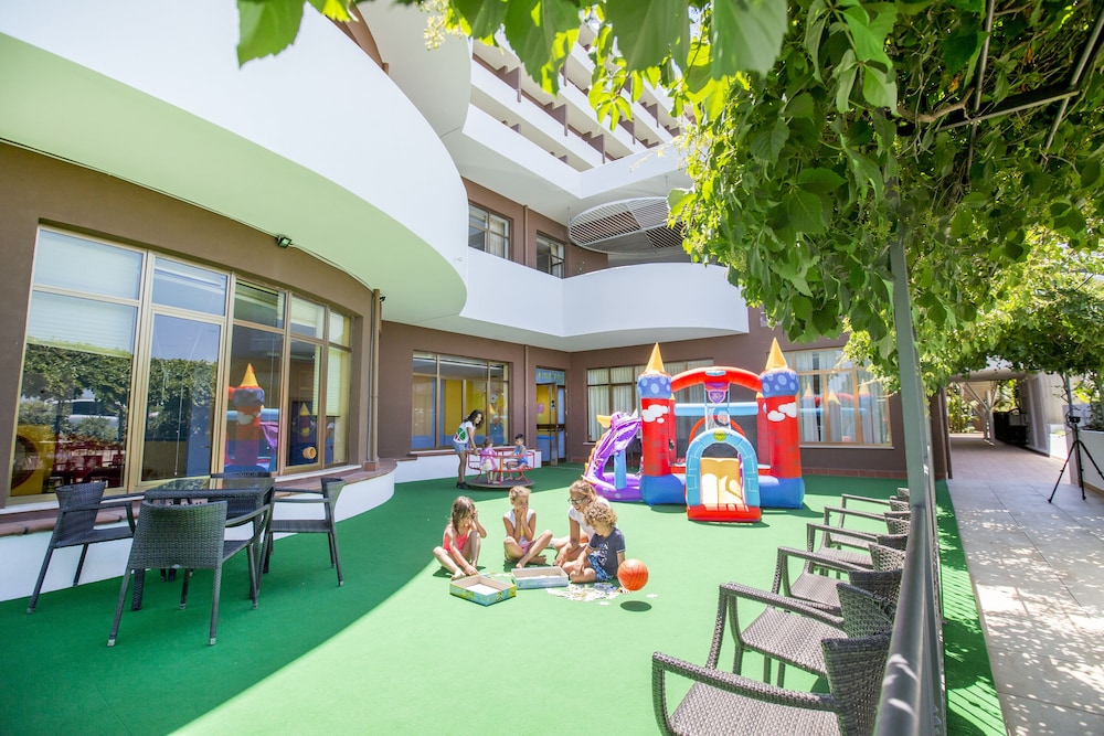 Costa Verde — Attractions for children in Cefalù, Sicily