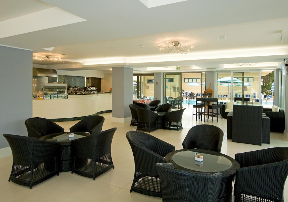 Hotel Miami — Restaurant & bars in Jesolo, Veneto