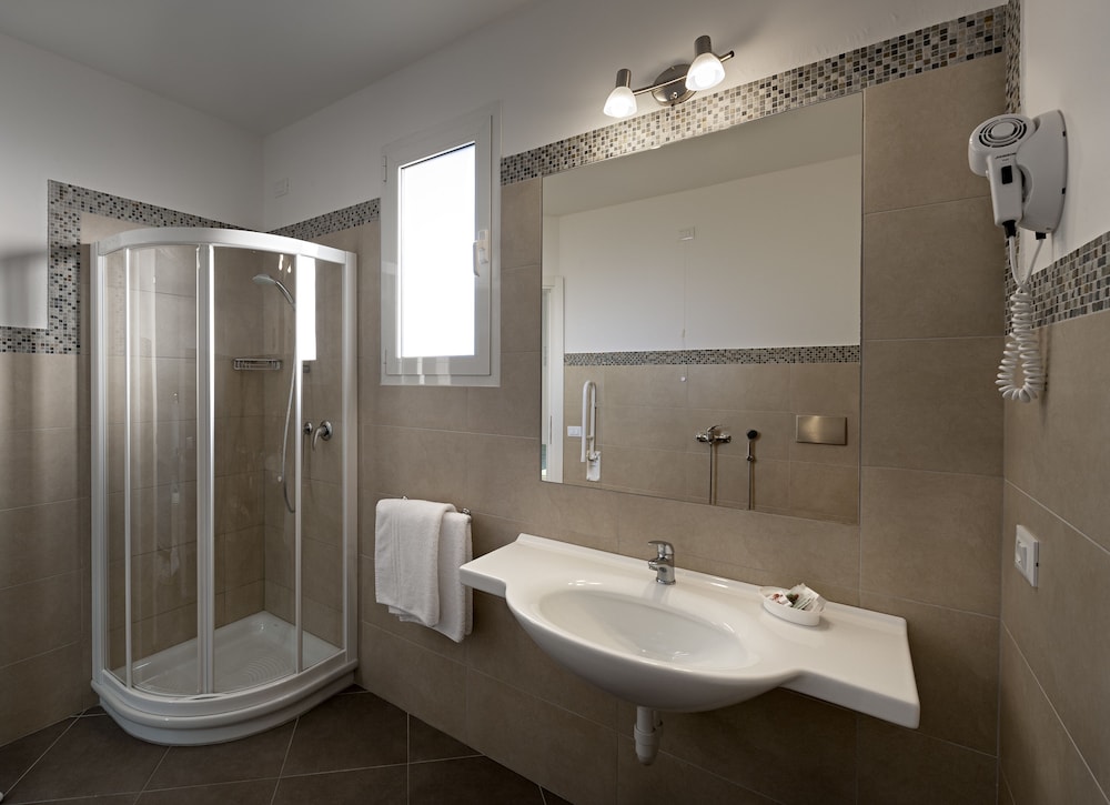 Hotel Miami — Hotel rooms in Jesolo, Veneto