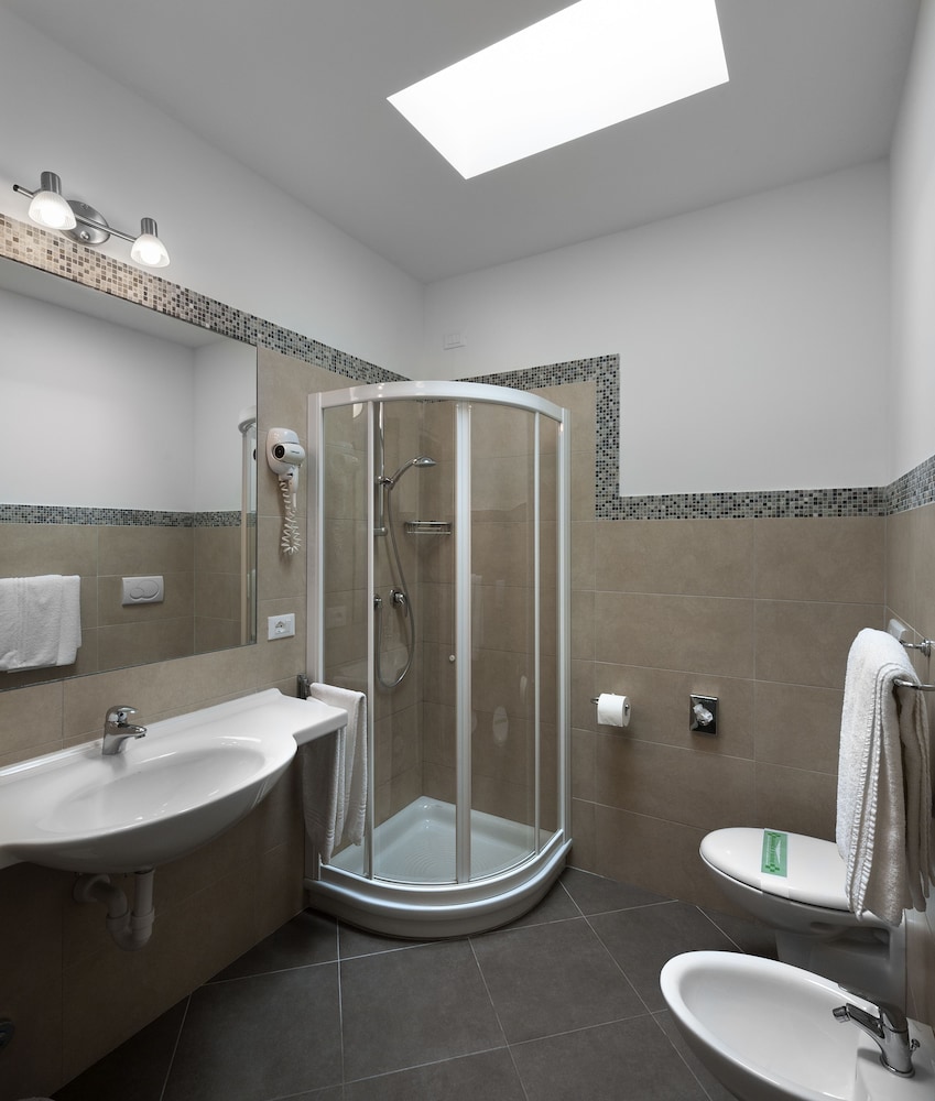 Hotel Miami — Hotel rooms in Jesolo, Veneto