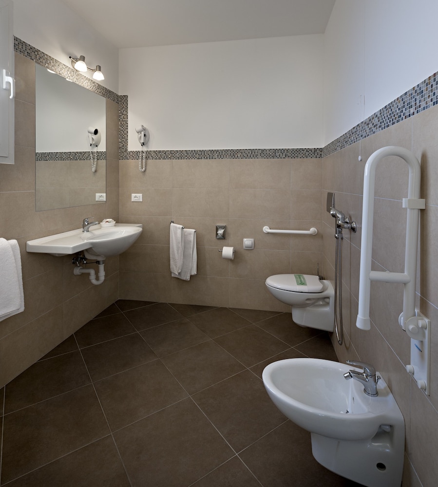 Hotel Miami — Hotel rooms in Jesolo, Veneto