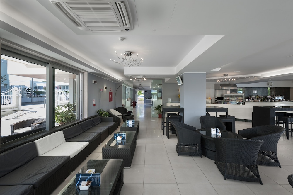 Hotel Miami — Restaurant & bars in Jesolo, Veneto