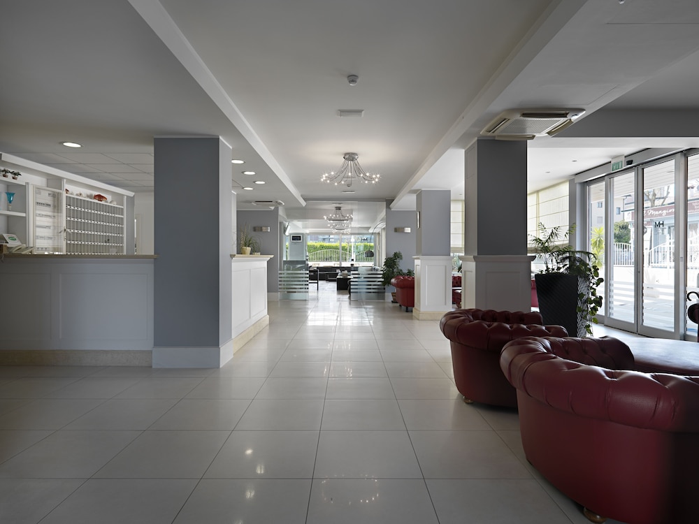 Hotel Miami — Hotel building in Jesolo, Veneto