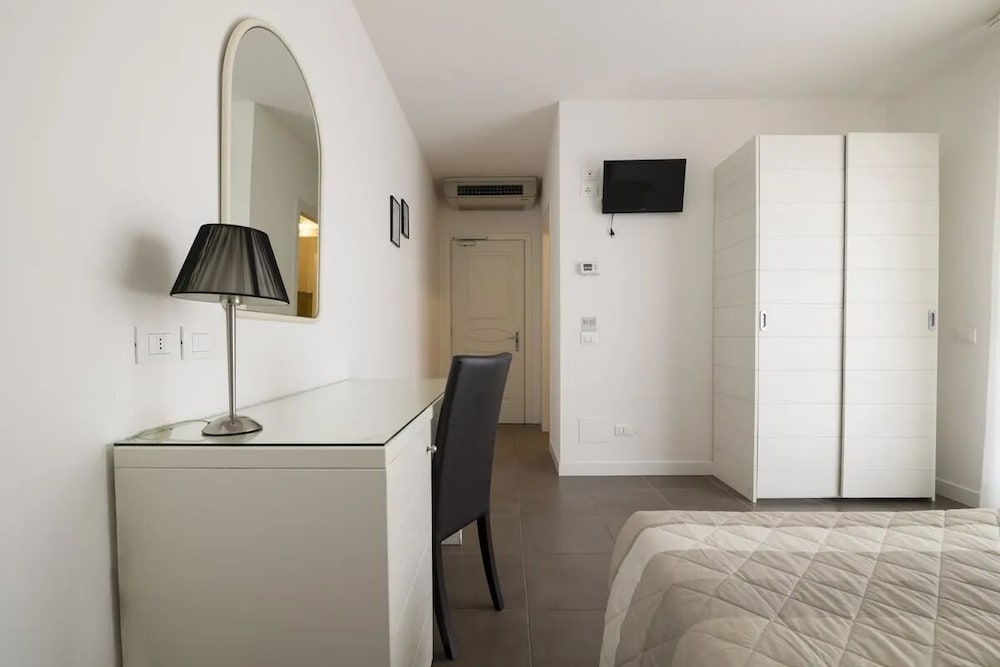 Hotel Miami — Hotel rooms in Jesolo, Veneto