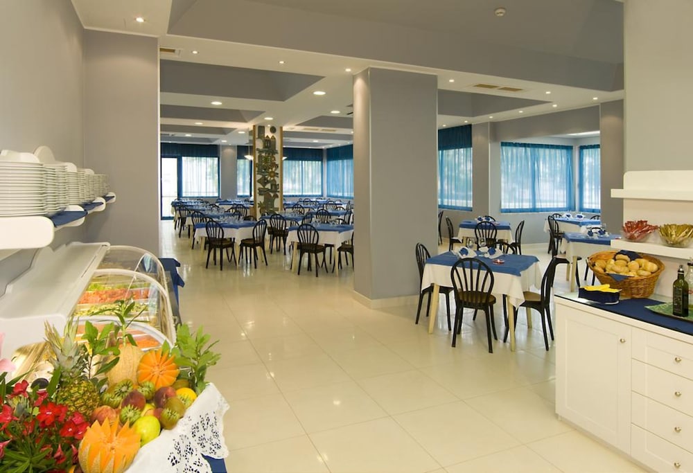Hotel Miami — Restaurant & bars in Jesolo, Veneto
