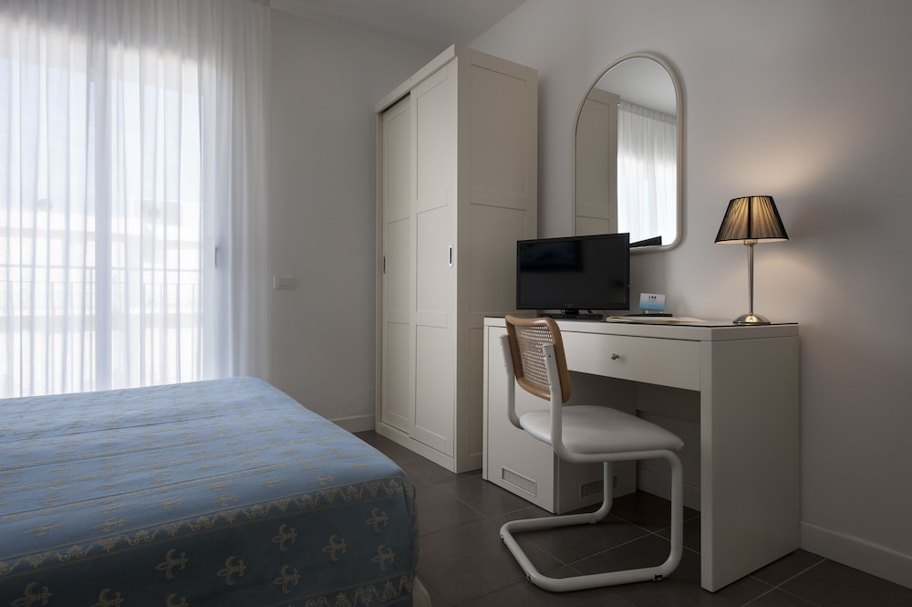 Hotel Miami — Hotel rooms in Jesolo, Veneto