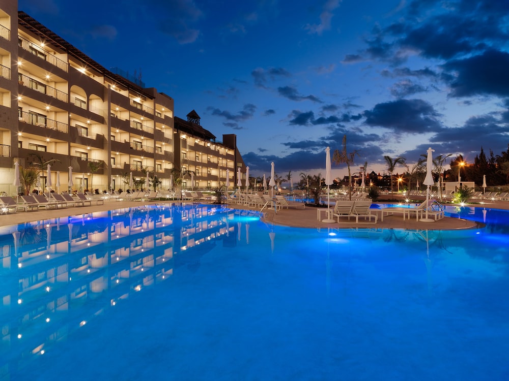 GF Victoria — Swimming pool in Costa Adeje, Canary Islands