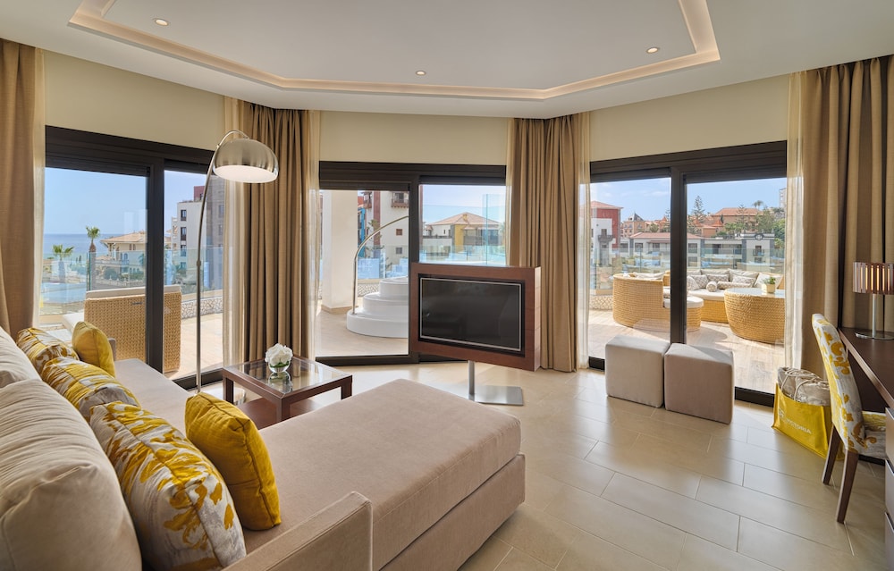 GF Victoria — Hotel rooms in Costa Adeje, Canary Islands