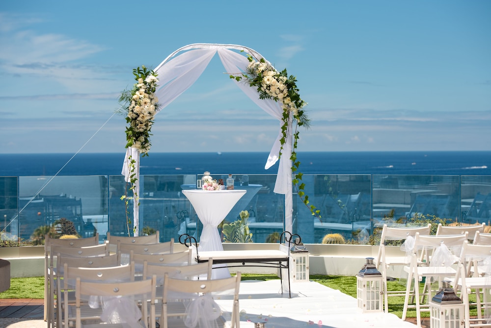GF Victoria — Hotel building in Costa Adeje, Canary Islands