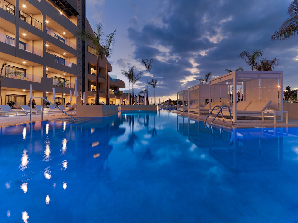 GF Victoria — Swimming pool in Costa Adeje, Canary Islands