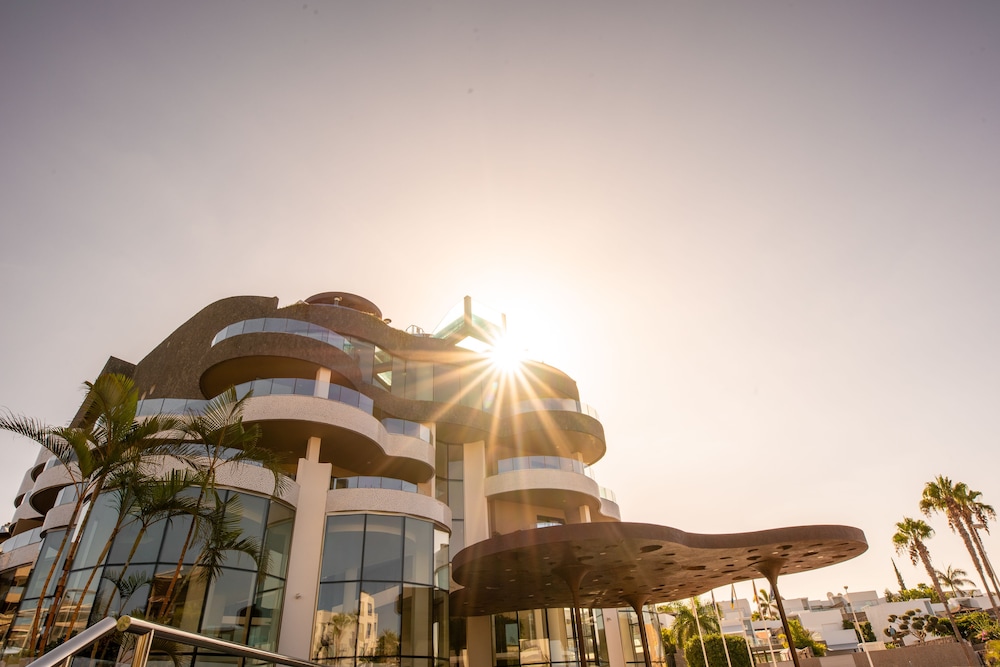 GF Victoria — Hotel building in Costa Adeje, Canary Islands