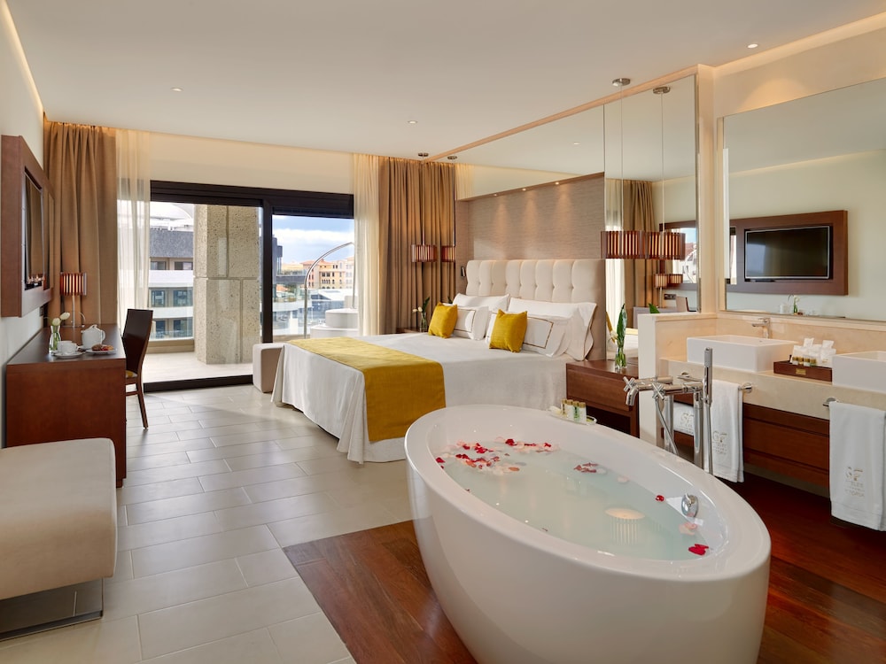 GF Victoria — Hotel rooms in Costa Adeje, Canary Islands
