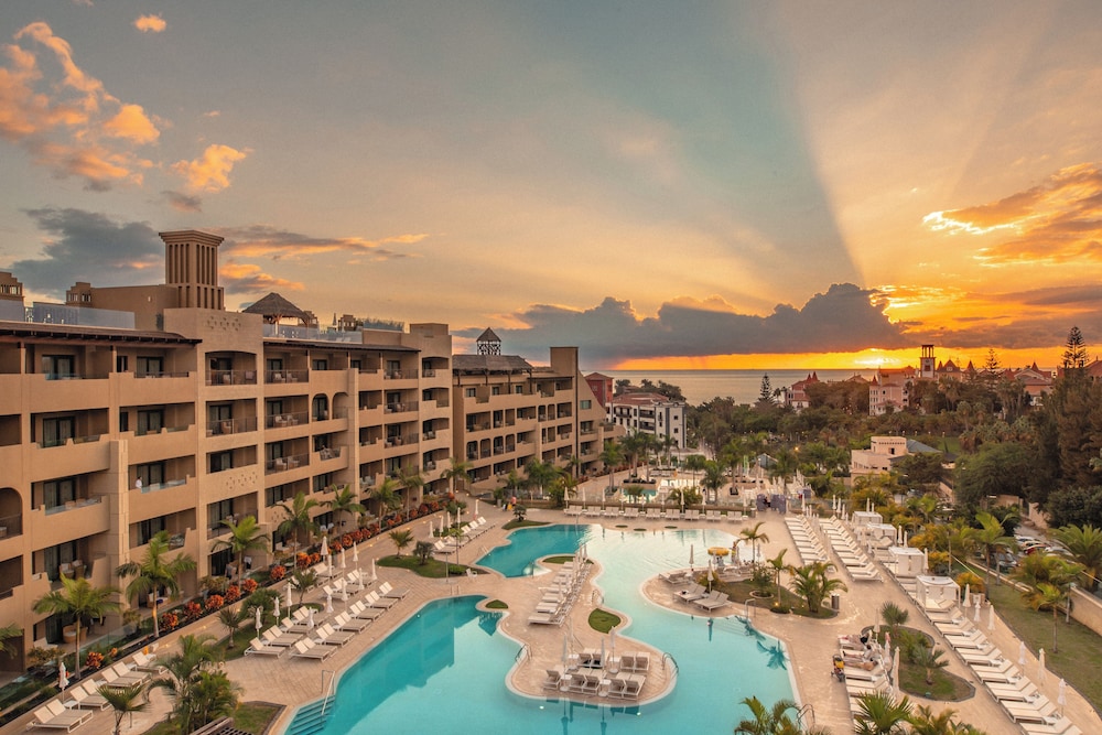 GF Victoria — Swimming pool in Costa Adeje, Canary Islands