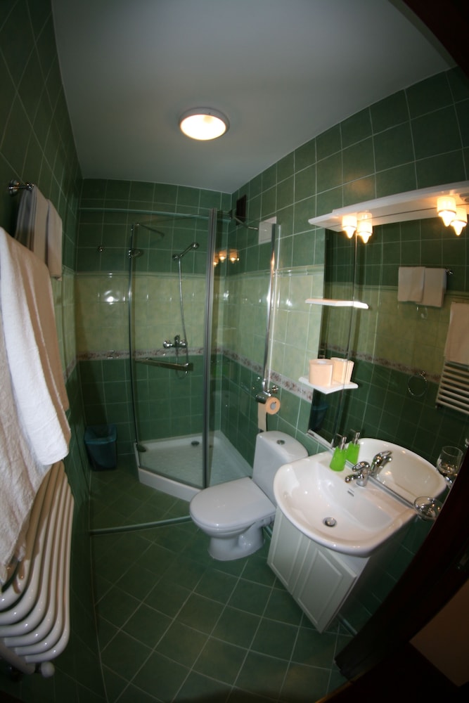 Hotel Daisy Superior — Hotel rooms in Krakow, Lesser Poland