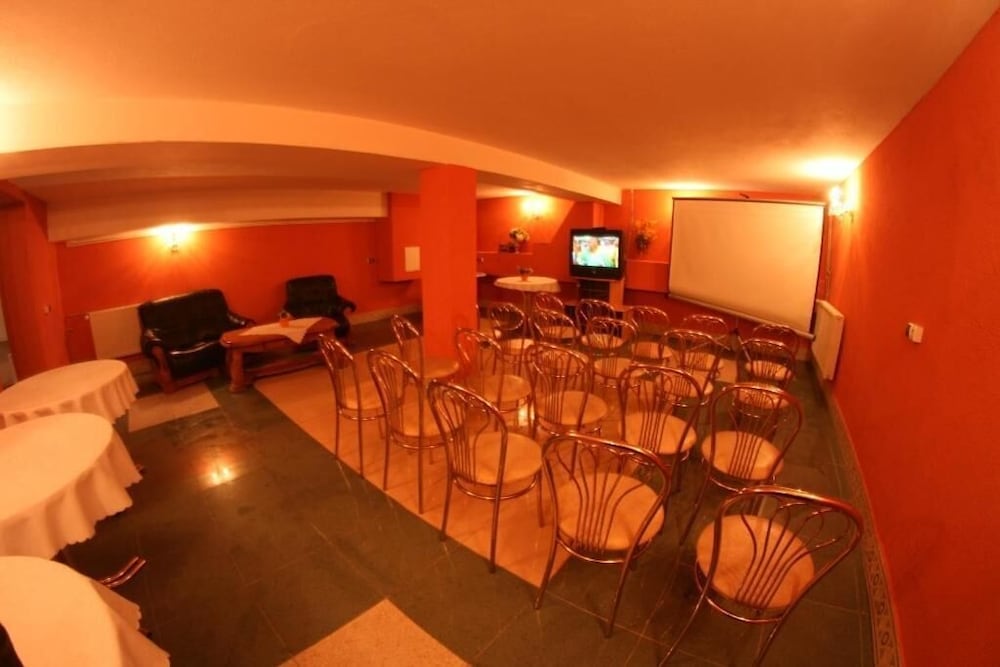 Hotel Daisy Superior — Restaurant & bars in Krakow, Lesser Poland