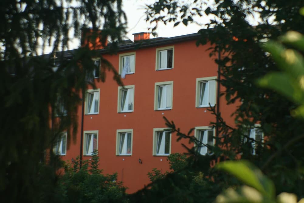 Hotel Daisy Superior — Hotel building in Krakow, Lesser Poland