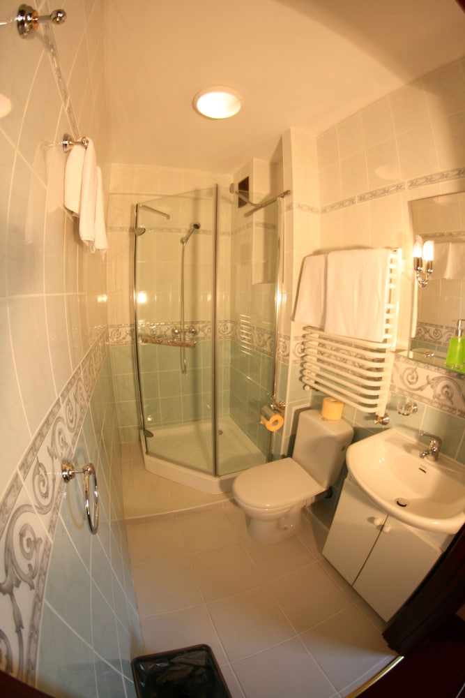 Hotel Daisy Superior — Hotel rooms in Krakow, Lesser Poland