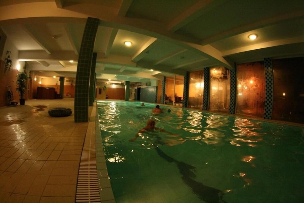Hotel Daisy Superior — Swimming pool in Krakow, Lesser Poland