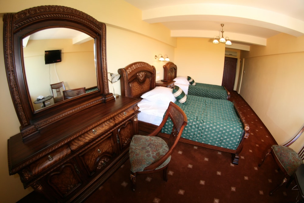 Hotel Daisy Superior — Hotel rooms in Krakow, Lesser Poland