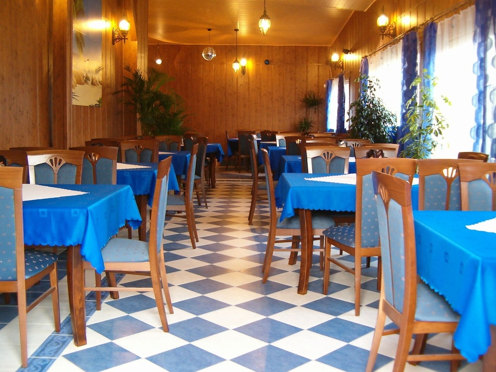 Hotel Daisy Superior — Restaurant & bars in Krakow, Lesser Poland